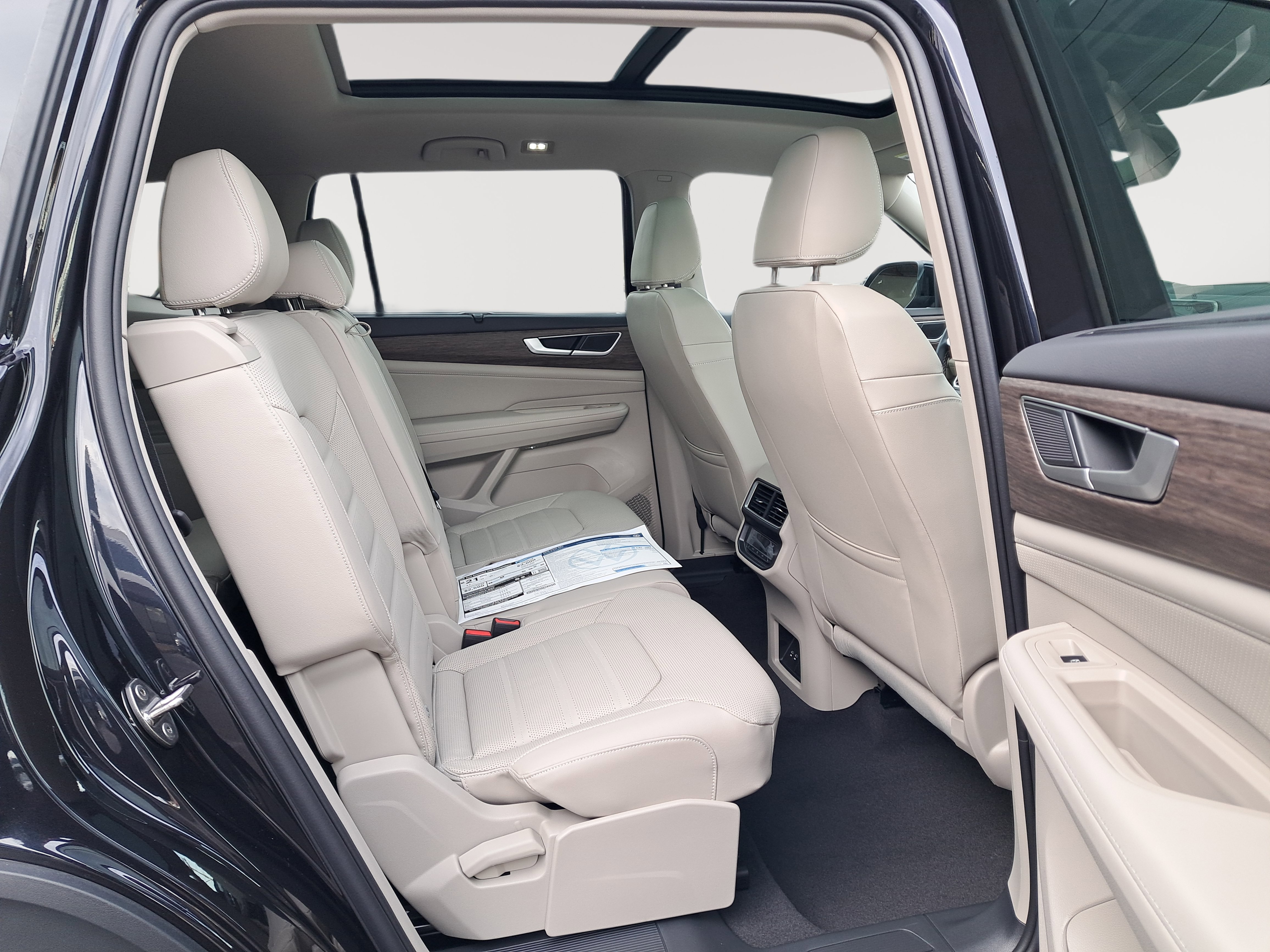 New 2025 Volkswagen Atlas SEL image 16