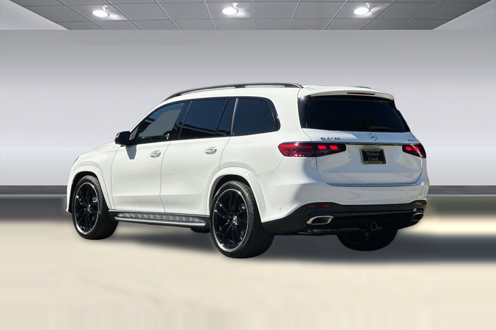 New 2026 Mercedes-Benz GLS 580 4MATIC image 3