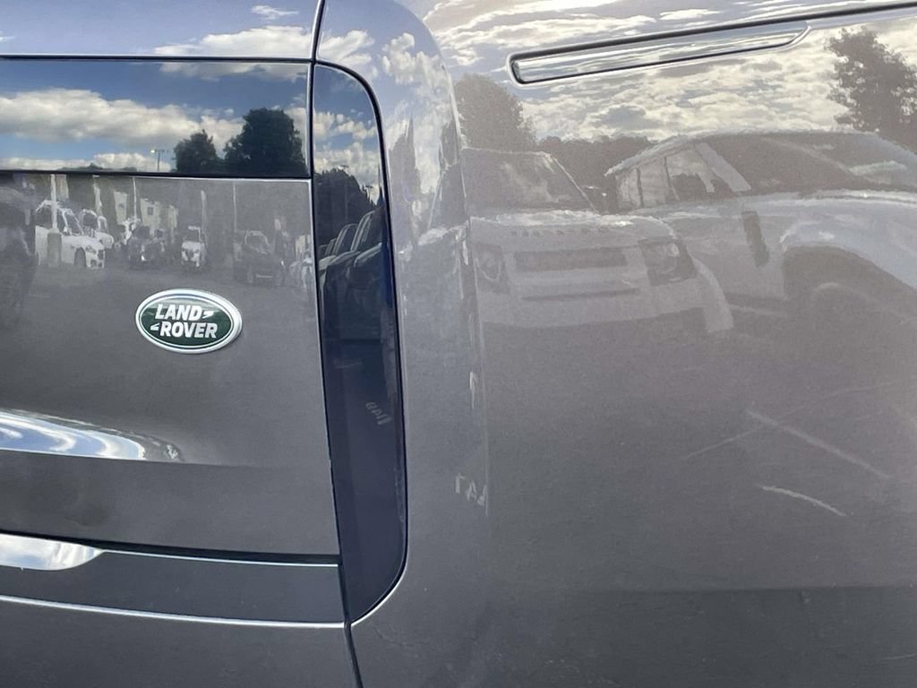 Certified 2023 Land Rover Range Rover Long Wheelbase SE AWD/4WD image 10