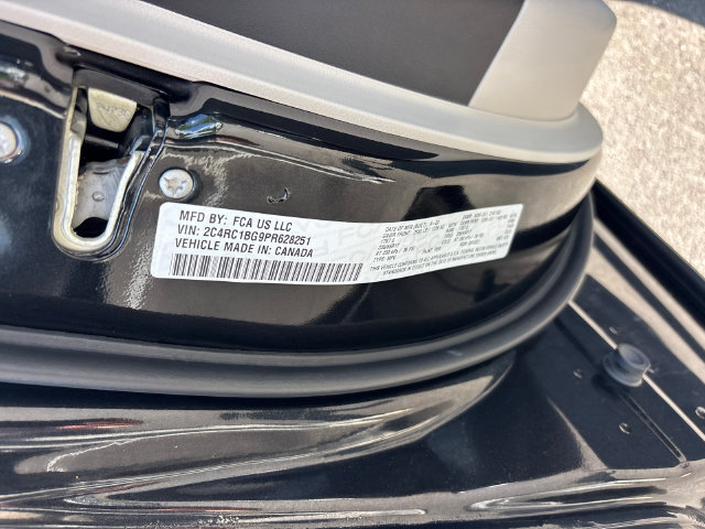 Used 2023 Chrysler Pacifica Touring-L FWD image 35