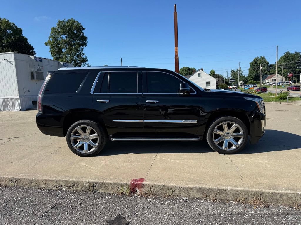 Used 2019 Cadillac Escalade Luxury AWD/4WD image 5