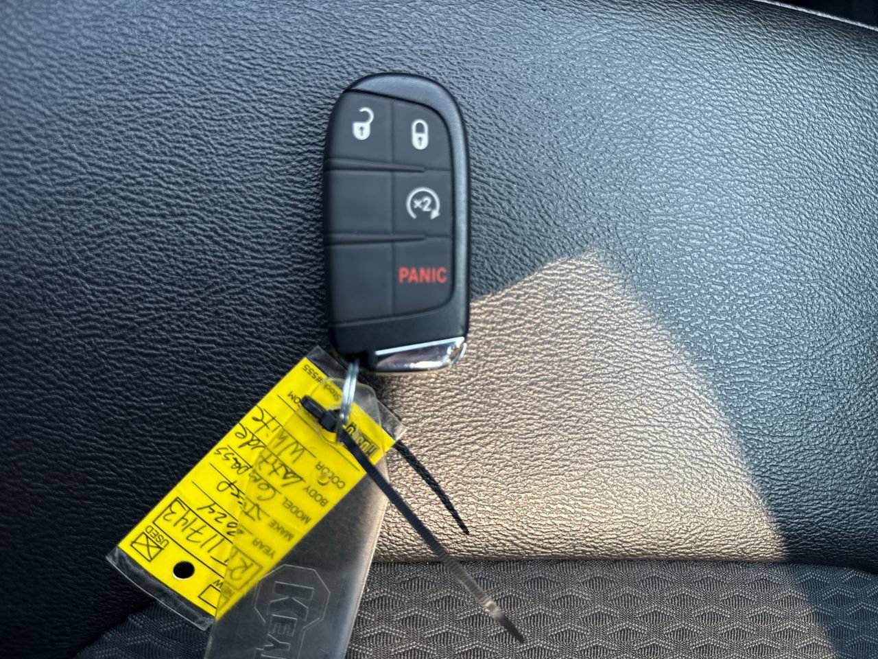 Used 2024 Jeep Compass Latitude AWD/4WD image 23