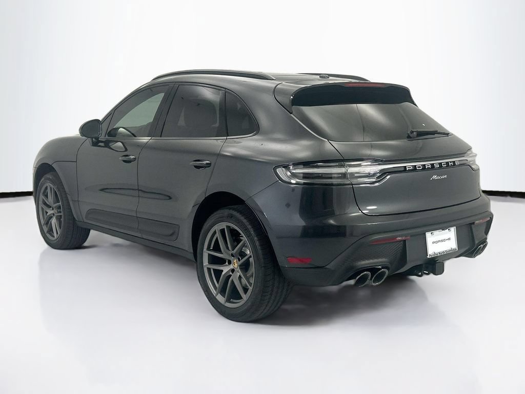 Used 2026 Porsche Macan AWD/4WD image 3