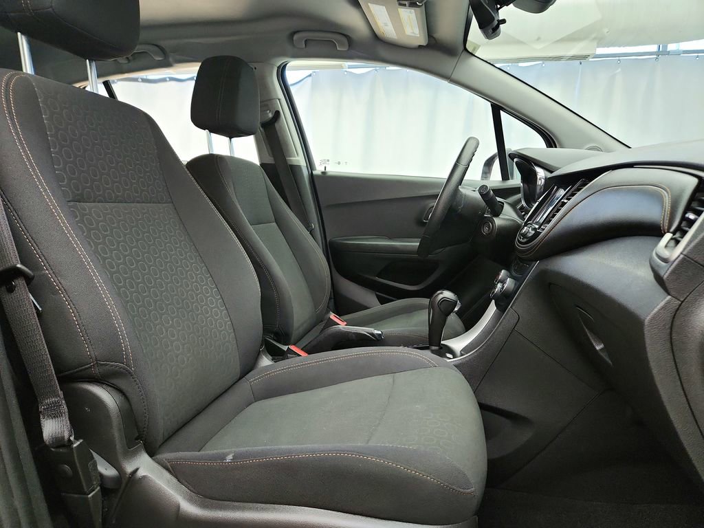 Used 2020 Chevrolet Trax LS image 24