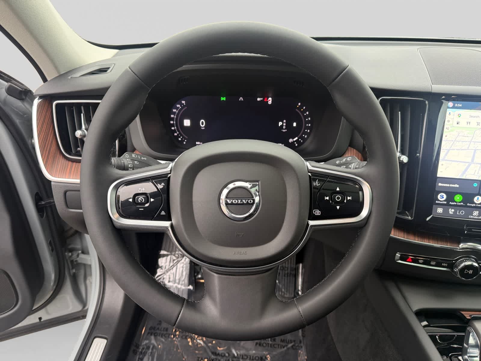 Used 2024 Volvo XC60 B5 Plus w/ Protection Package Premier AWD/4WD image 11