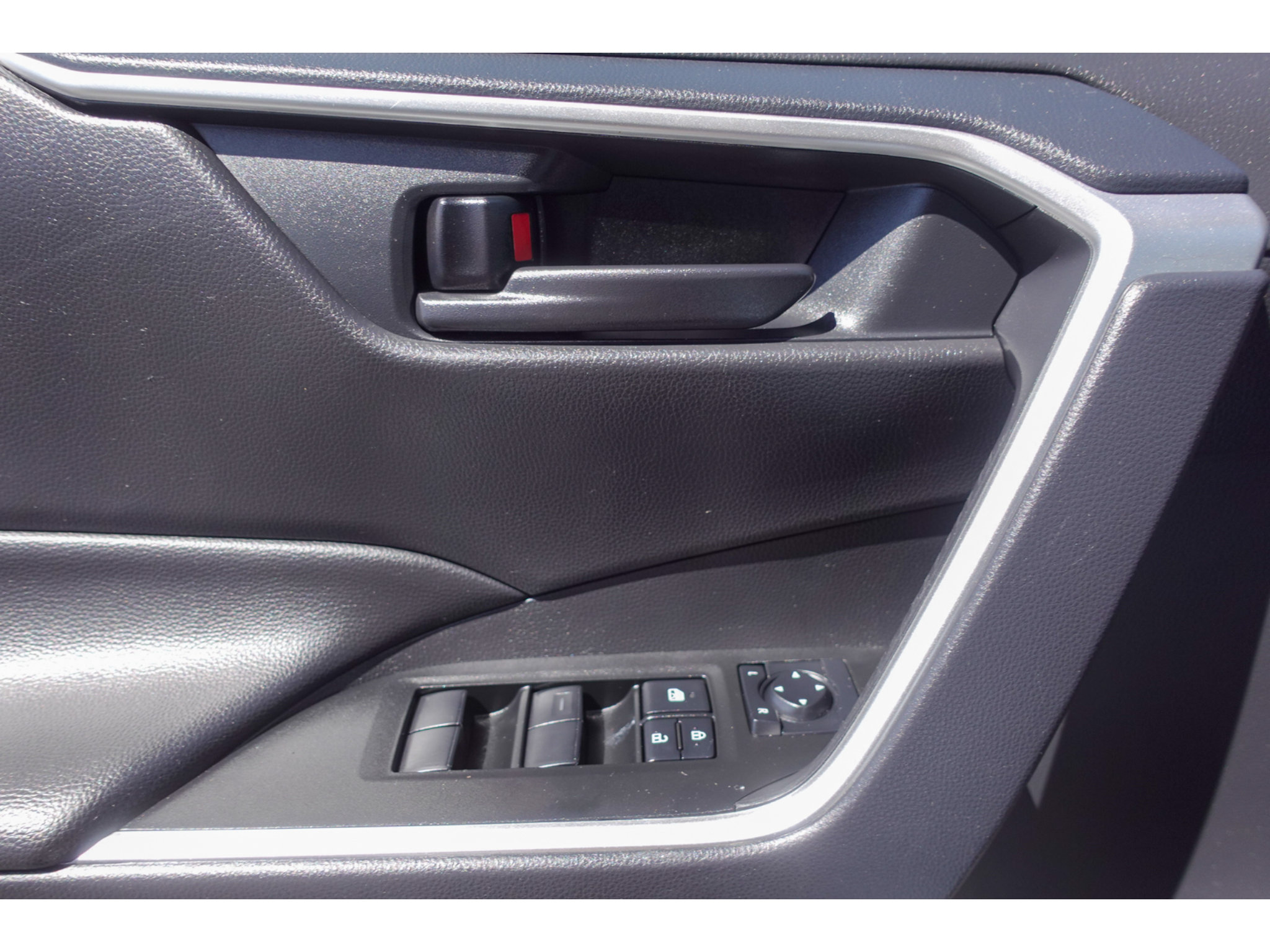 Certified 2025 Toyota RAV4 LE AWD/4WD image 11