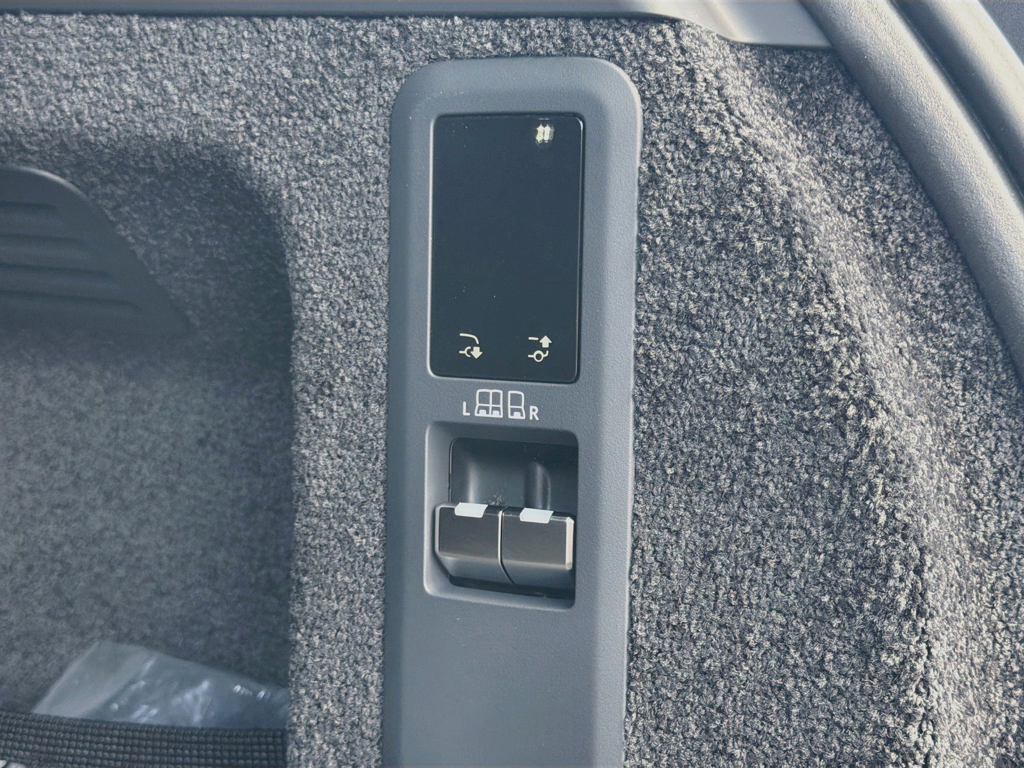 New 2026 Land Rover Range Rover SE AWD/4WD image 13