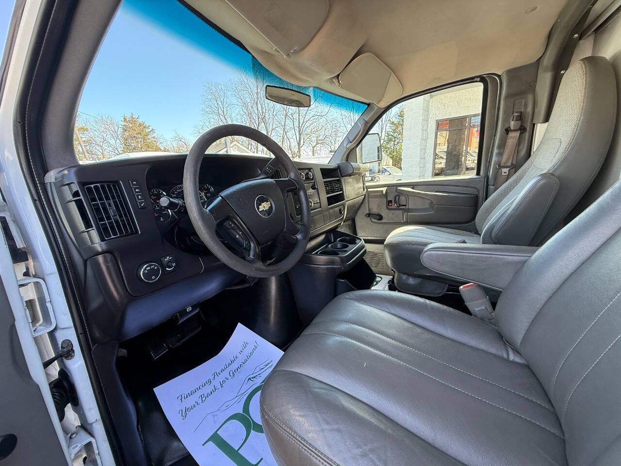 Used 2010 Chevrolet Express 3500 RWD image 5