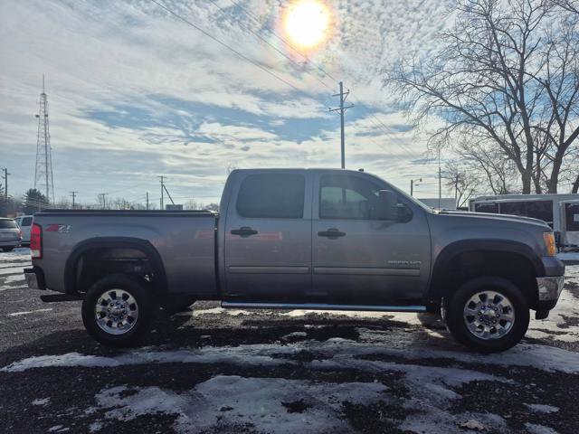 Used 2013 GMC Sierra 2500 SLE w/ SLE Preferred Package image 4
