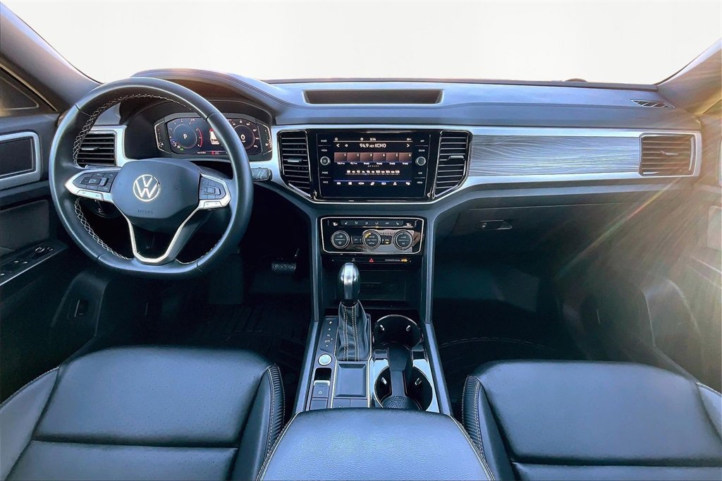 Used 2023 Volkswagen Atlas Cross Sport SE w/ Panoramic Sunroof Package image 16