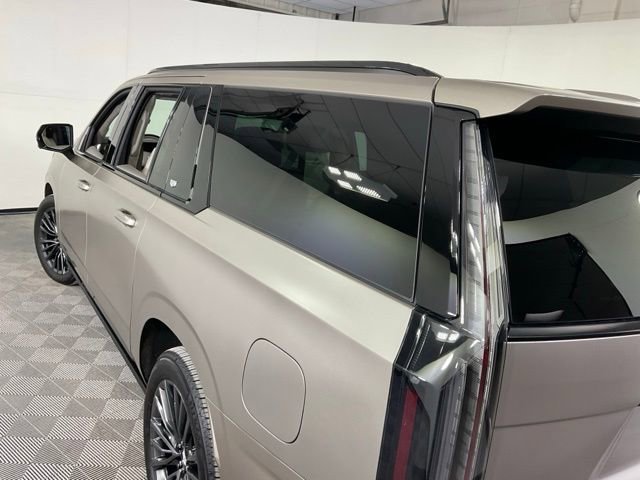 Certified 2025 Cadillac Escalade ESV Sport Platinum image 36