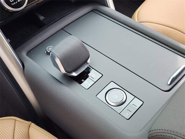 New 2026 Land Rover Discovery Limited Edition image 15