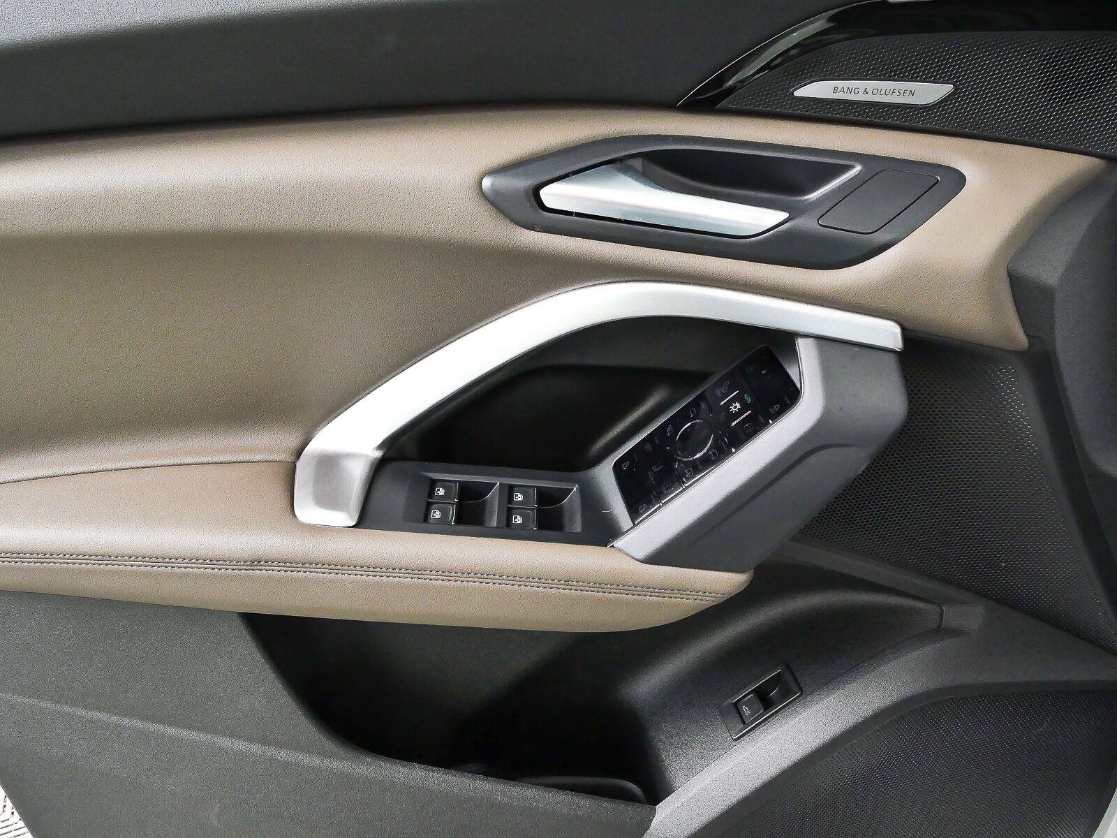 Used 2025 Audi Q5 Premium Plus w/ Premium Plus AWD/4WD image 6