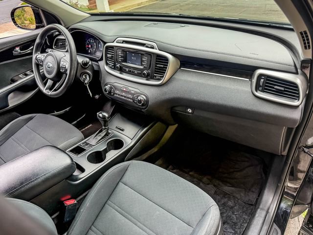 Used 2017 Kia Sorento LX image 11