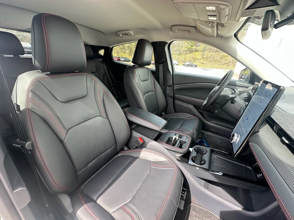 New 2025 Ford Mustang Mach-E Premium w/ Sport Appearance Package AWD/4WD image 21