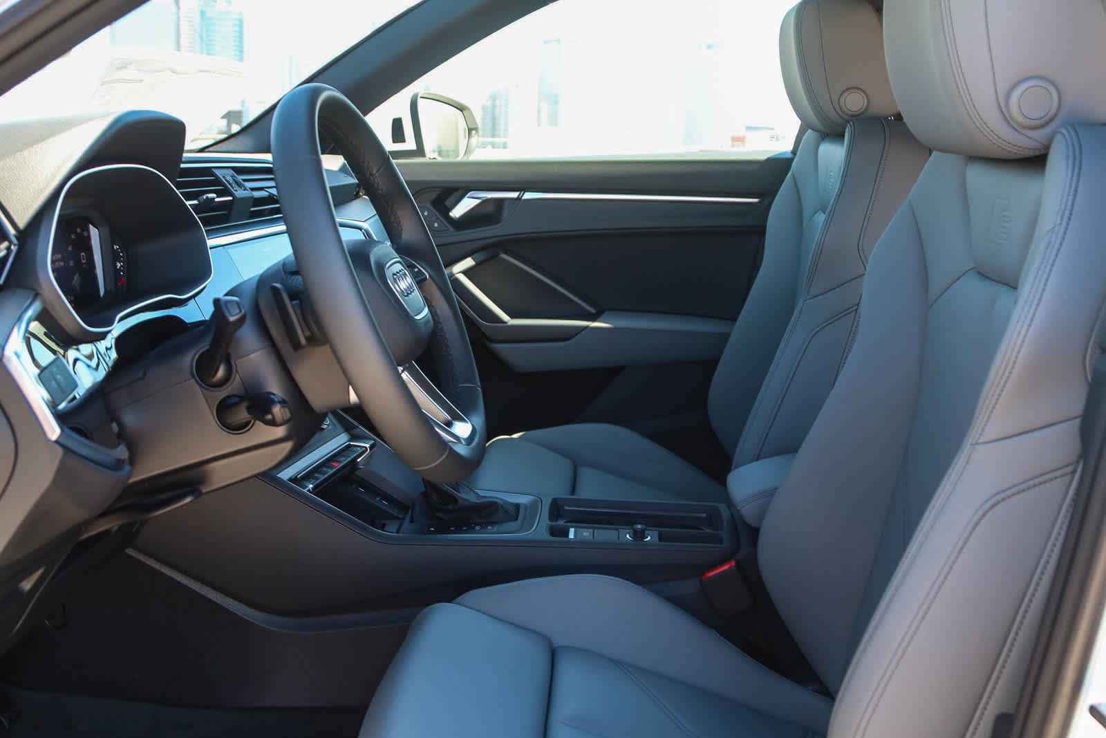 New 2025 Audi Q3 2.0T Premium image 25