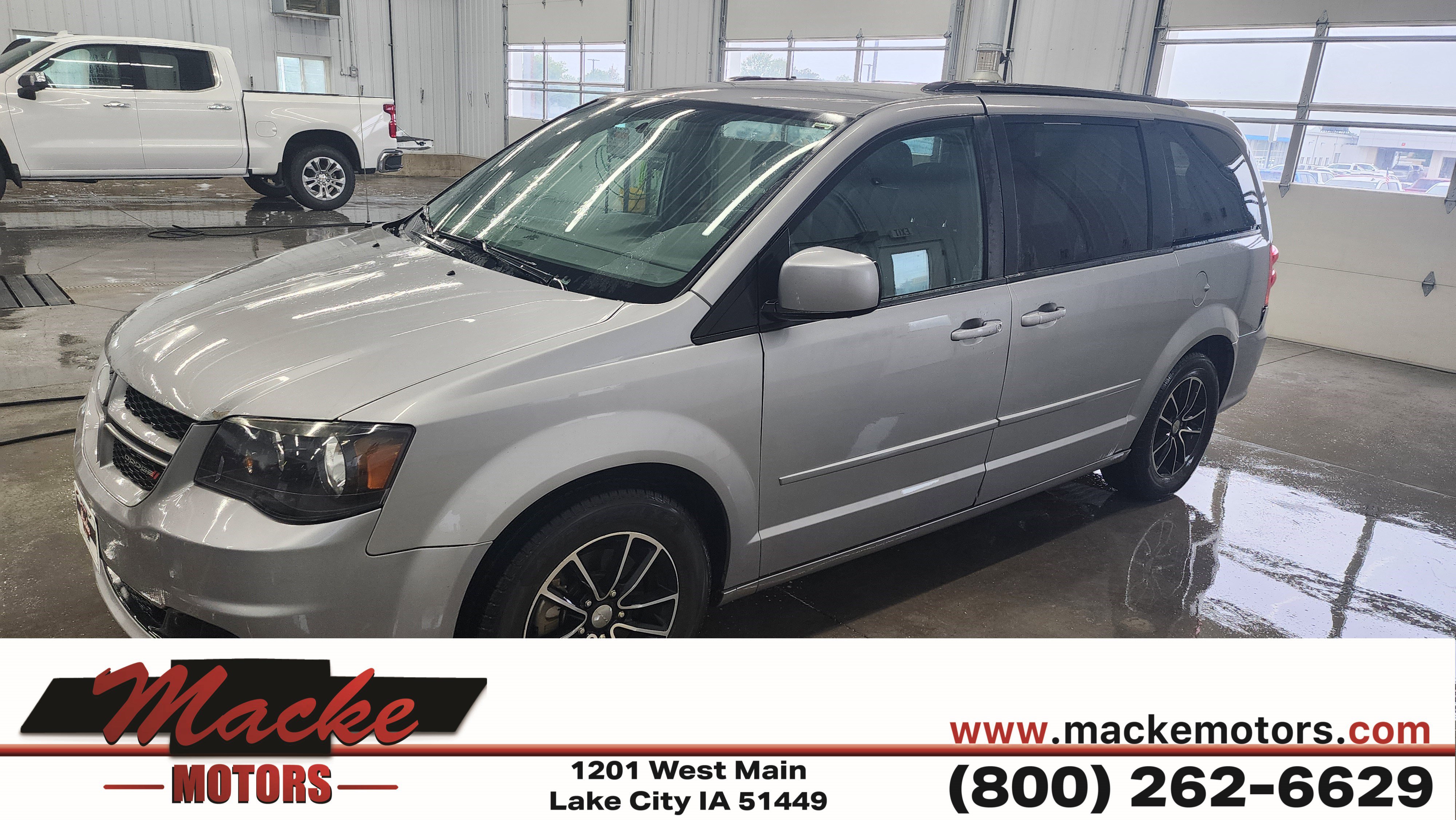 Used 2017 Dodge Grand Caravan GT image 1