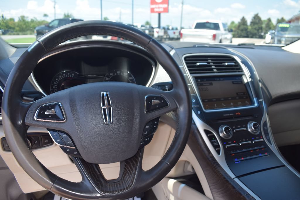 Used 2018 Lincoln MKX Reserve FWD image 19