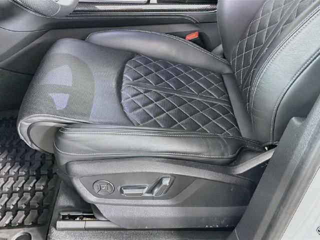 Used 2023 Audi SQ8 Prestige AWD/4WD image 23