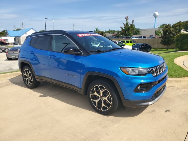 Used 2025 Jeep Compass Limited AWD/4WD image 8