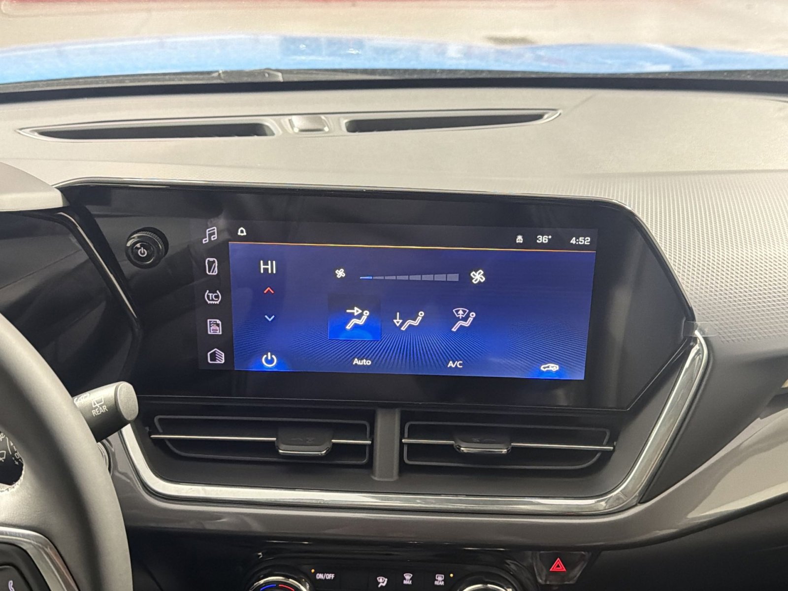 New 2026 Chevrolet Trax ACTIV w/ Sunroof Package image 21