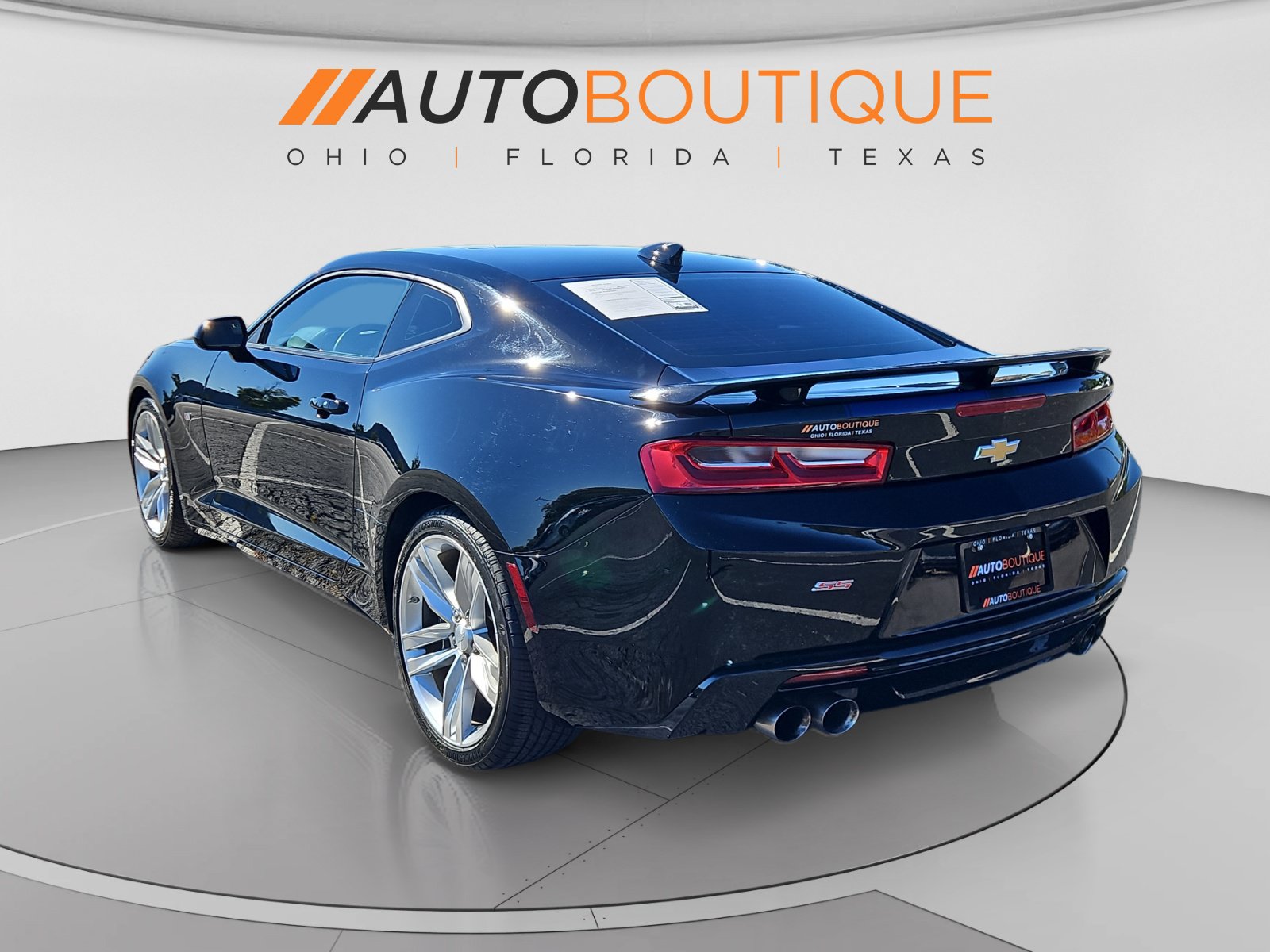 Used 2016 Chevrolet Camaro SS RWD image 3