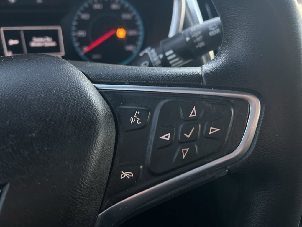 Used 2018 Chevrolet Equinox LT image 16