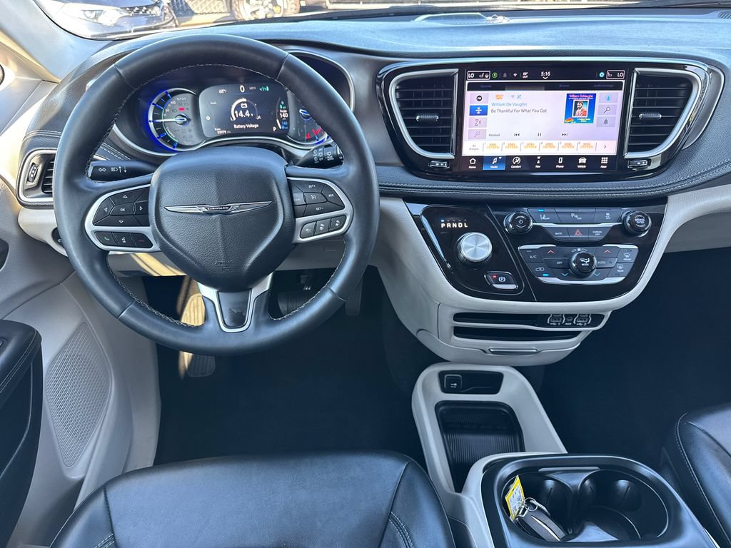 Used 2024 Chrysler Pacifica Limited FWD image 21