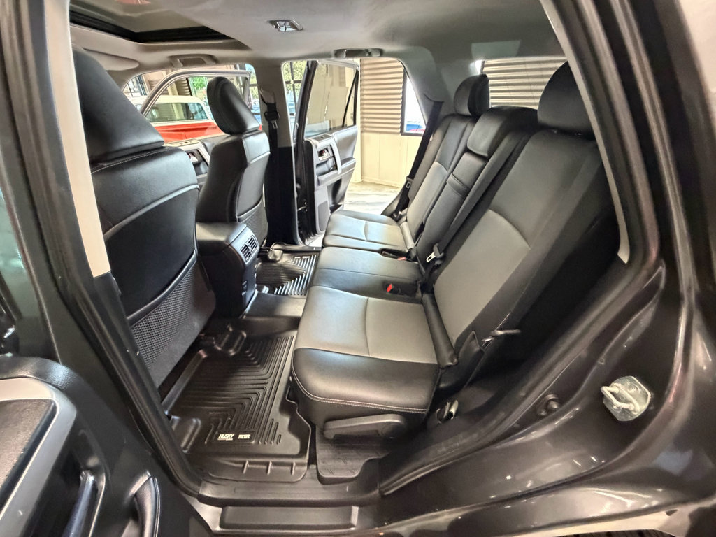 Used 2017 Toyota 4Runner SR5 AWD/4WD image 64