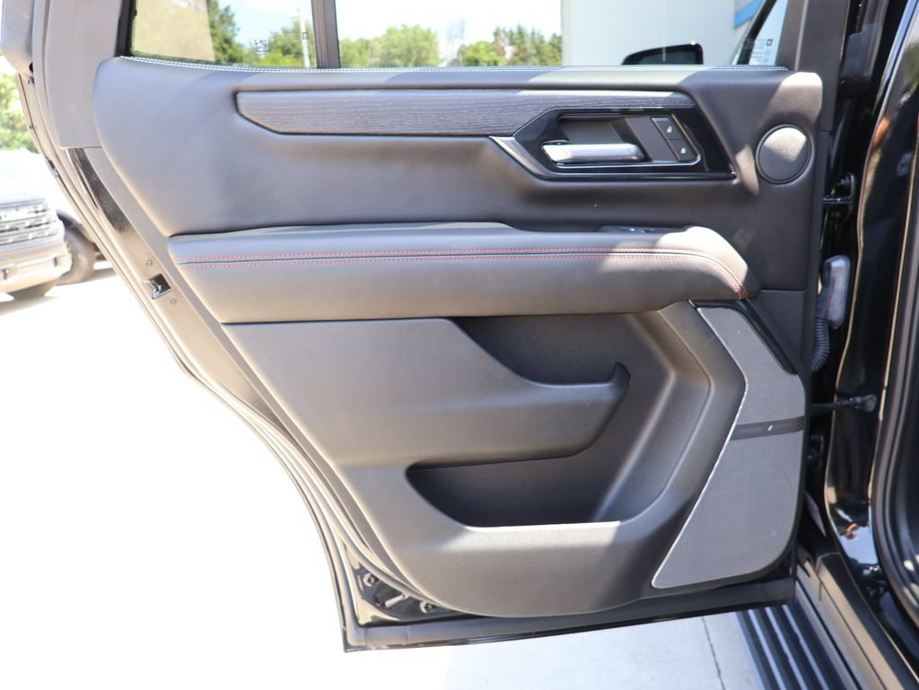 Certified 2025 GMC Yukon AT4 Ultimate AWD/4WD image 28