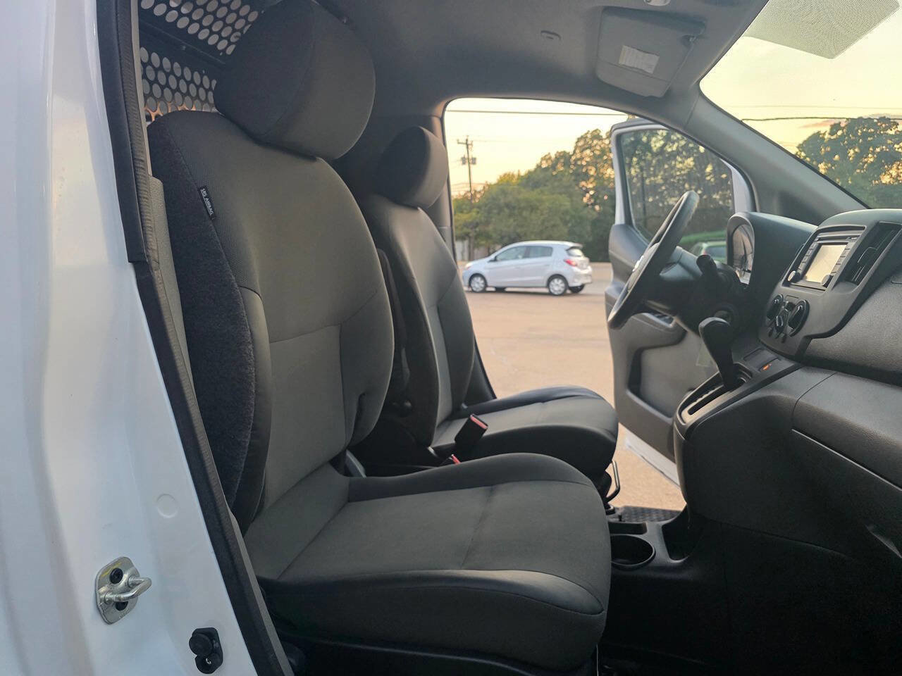 Used 2017 Nissan NV200 SV w/ Technology Package image 20