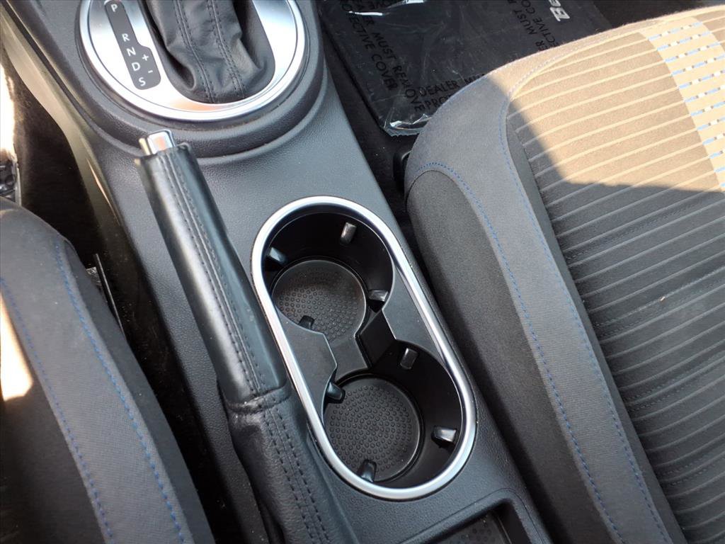 Used 2014 Volkswagen Beetle R-Line FWD image 16