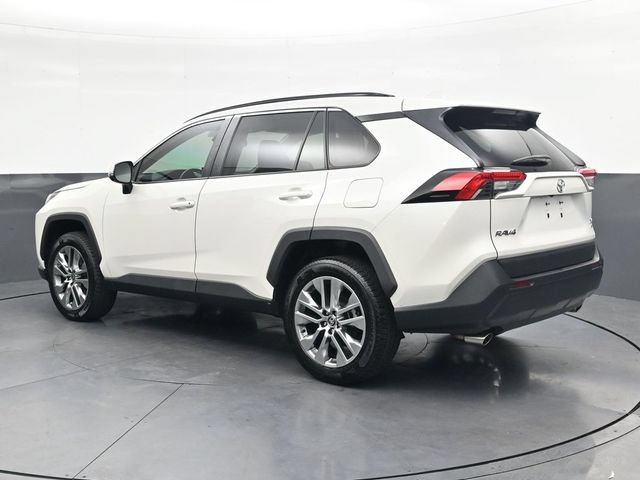 Used 2022 Toyota RAV4 XLE Premium AWD/4WD image 7