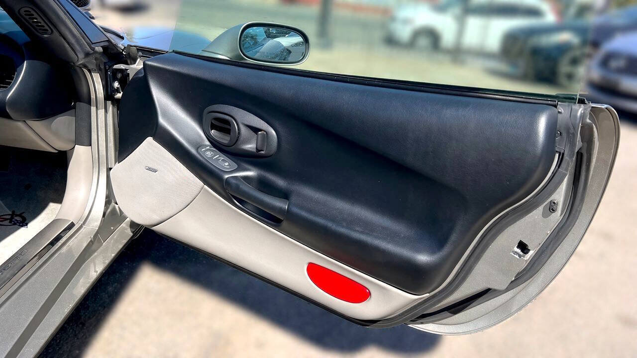 Used 1998 Chevrolet Corvette Coupe w/ Memory Pkg RWD image 23