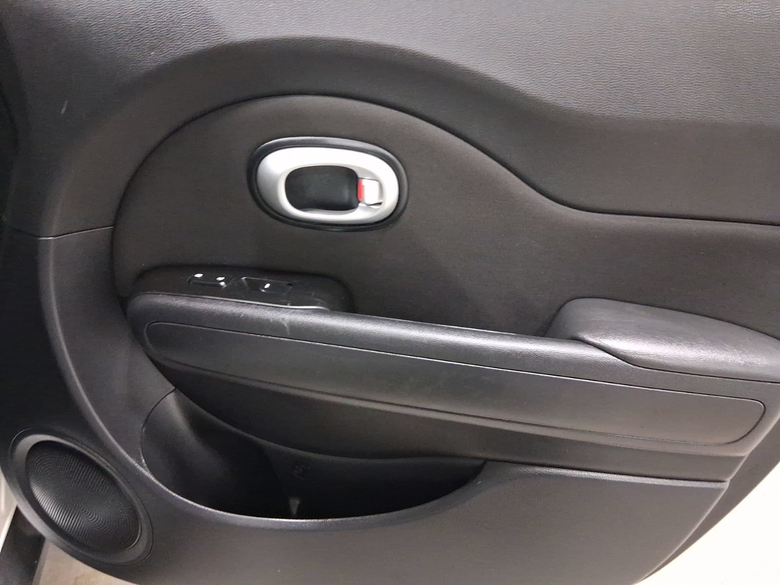 Used 2016 Kia Soul FWD image 18