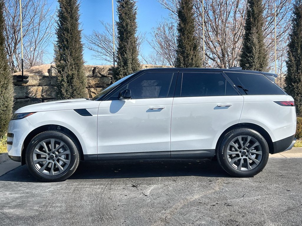Used 2026 Land Rover Range Rover Sport SE AWD/4WD image 2