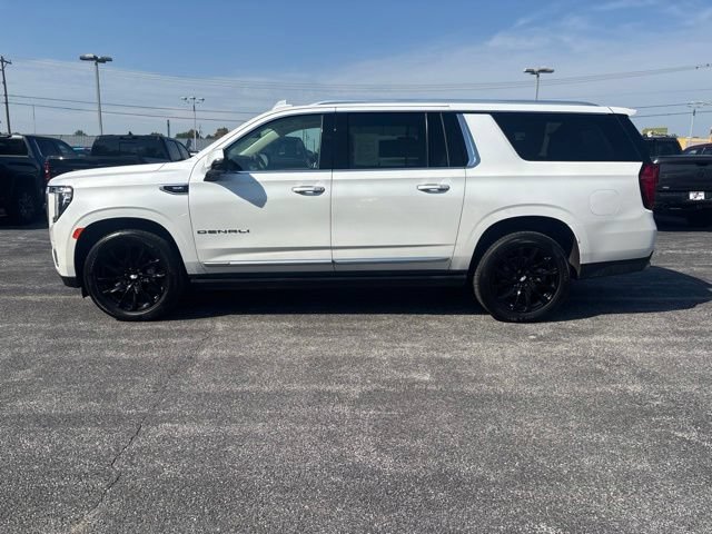 Used 2022 GMC Yukon XL Denali AWD/4WD image 4