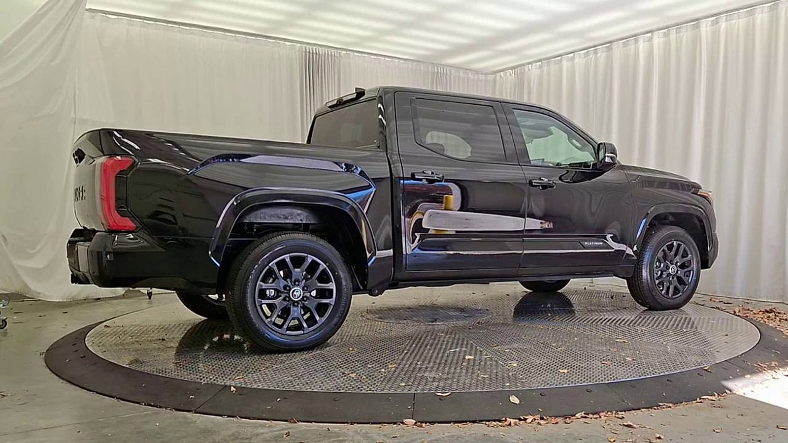 Used 2024 Toyota Tundra Platinum image 7