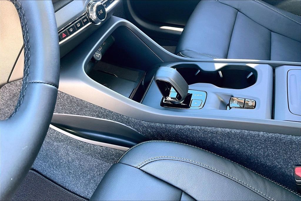 New 2026 Volvo XC40 B4 Core image 32