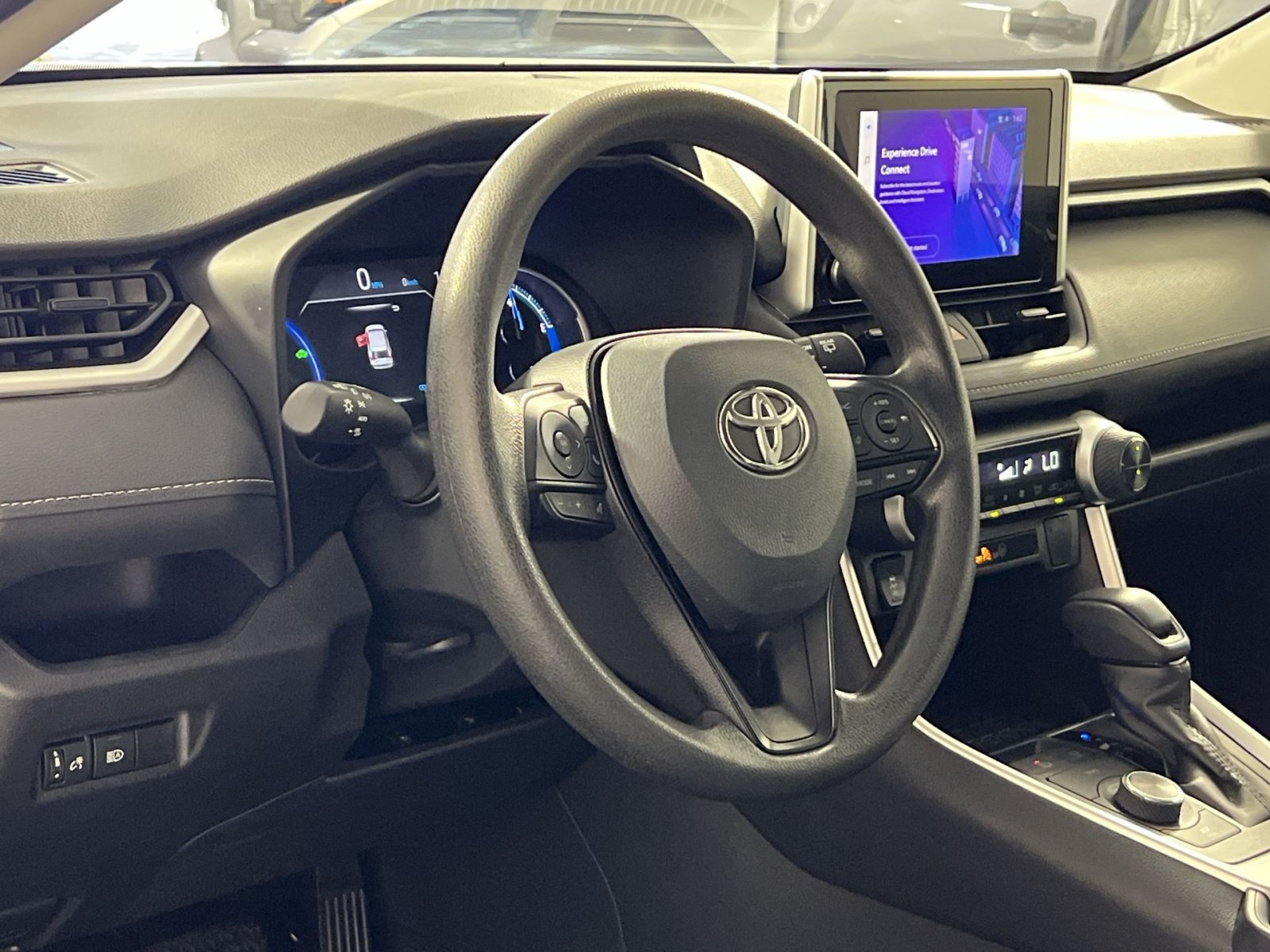 Used 2025 Toyota RAV4 XLE AWD/4WD image 16