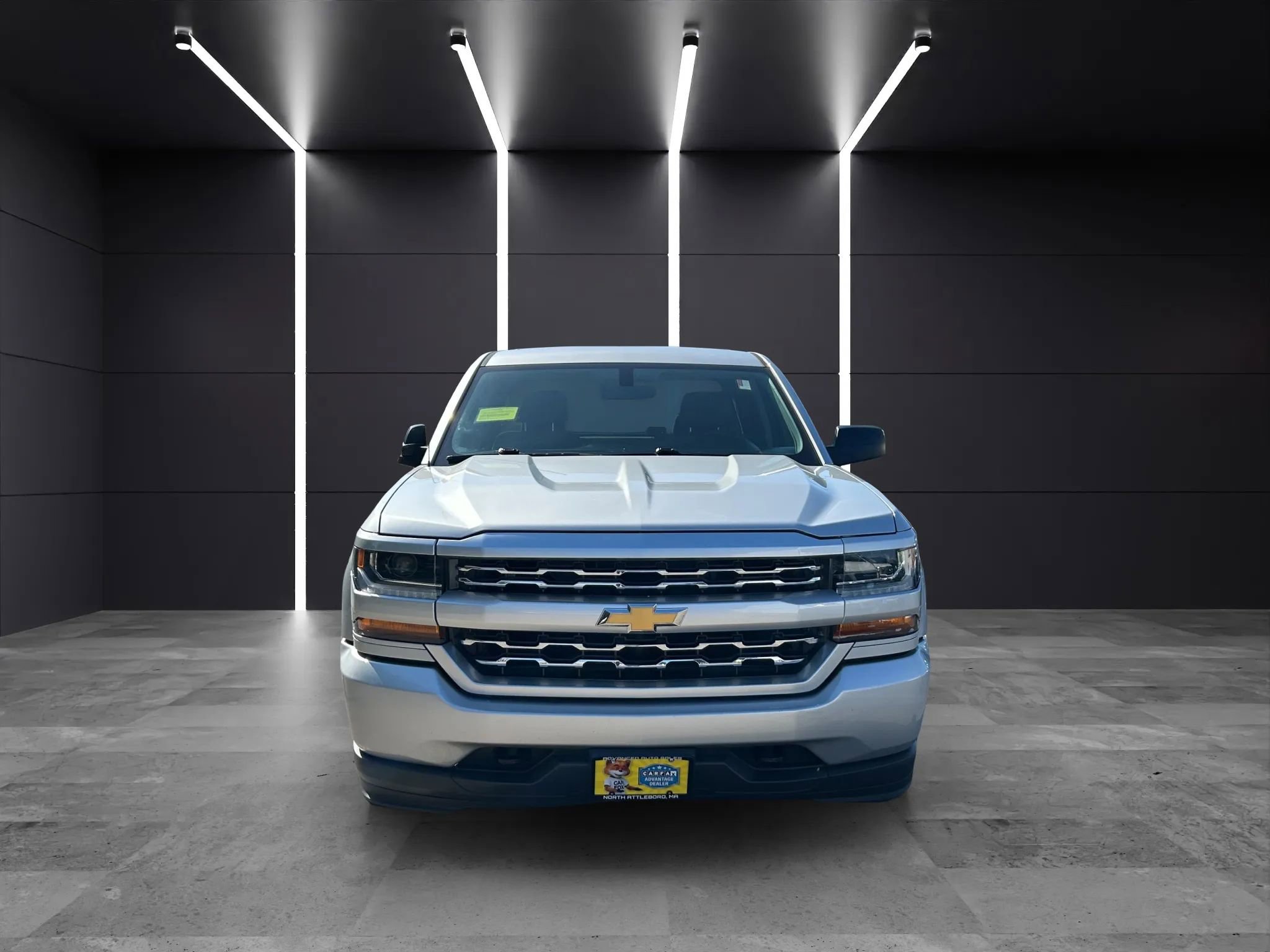 Used 2017 Chevrolet Silverado 1500 Custom w/ Custom Convenience Package image 2