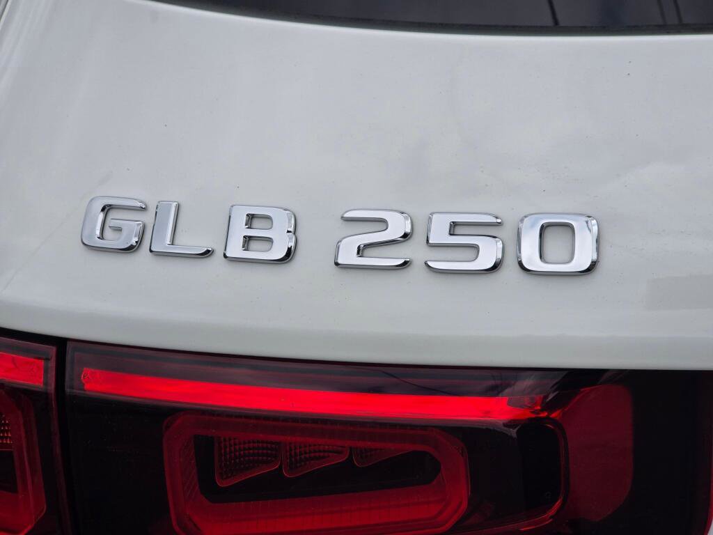Used 2023 Mercedes-Benz GLB 250 4MATIC w/ AMG Line image 34