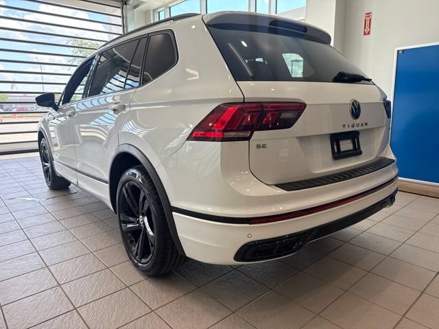 Used 2024 Volkswagen Tiguan SE R-Line AWD/4WD image 5