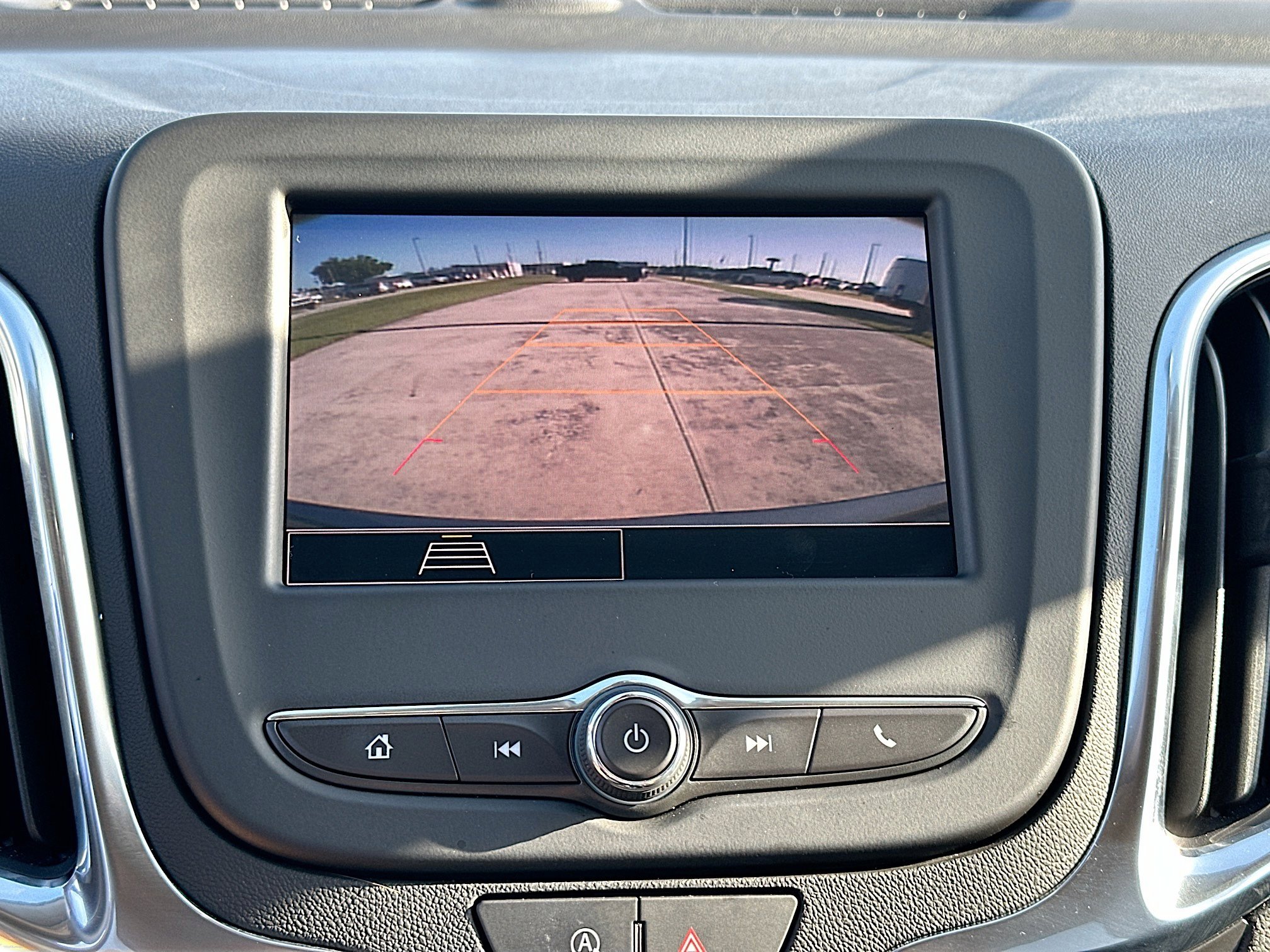 Used 2024 Chevrolet Equinox LT FWD image 13