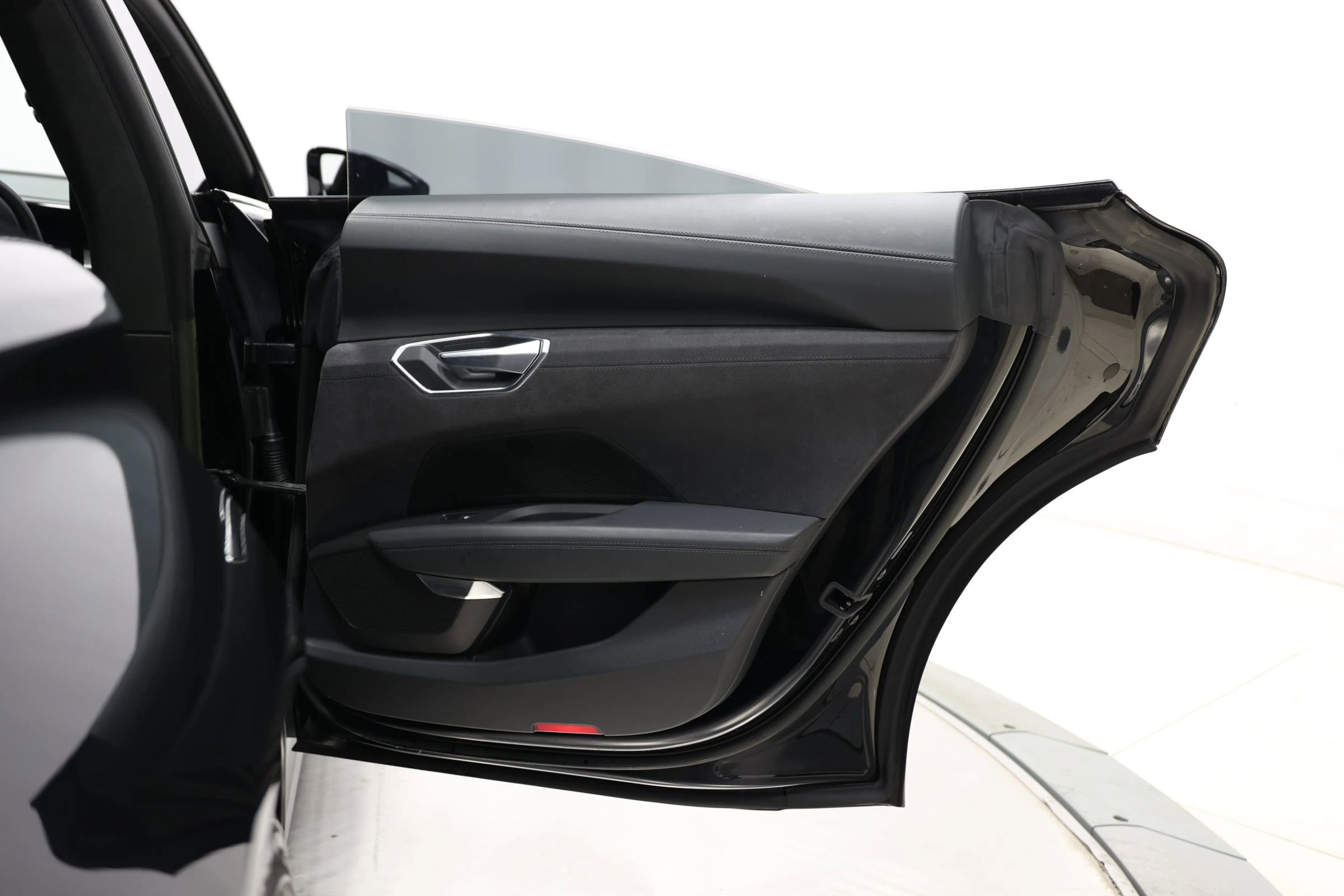 Used 2022 Audi RS e-tron GT w/ Carbon Performance Package image 66