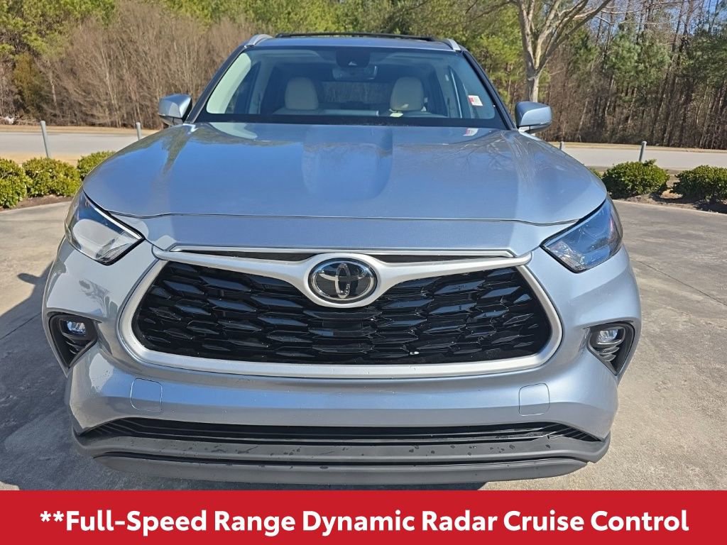 Used 2022 Toyota Highlander XLE image 11