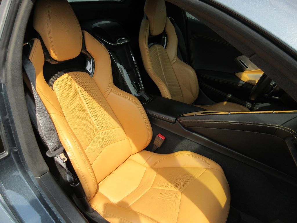 Used 2021 Chevrolet Corvette Stingray Premium Conv w/ Z51 Performance Package RWD image 19