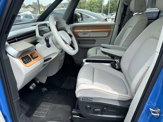 New 2025 Volkswagen ID. Buzz Pro S Plus AWD/4WD image 14