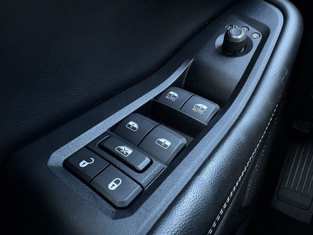 Used 2024 Jeep Grand Cherokee Limited w/ Trailer Tow Package image 12