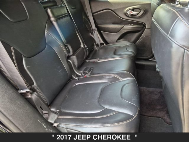 Used 2017 Jeep Cherokee Limited AWD/4WD image 29